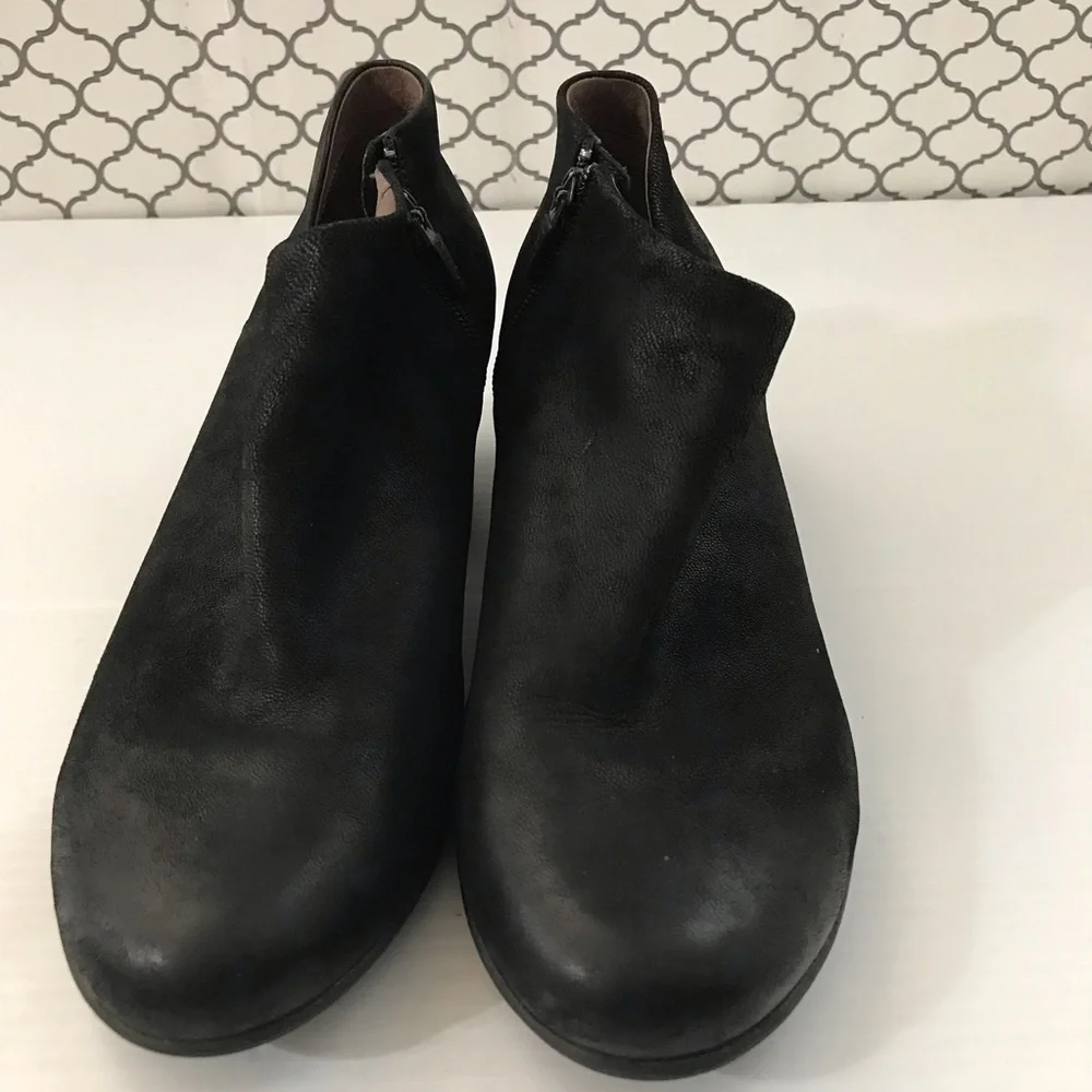 Dansko black women’s